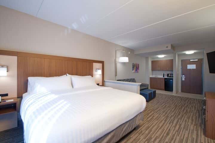 Room 2 of 53