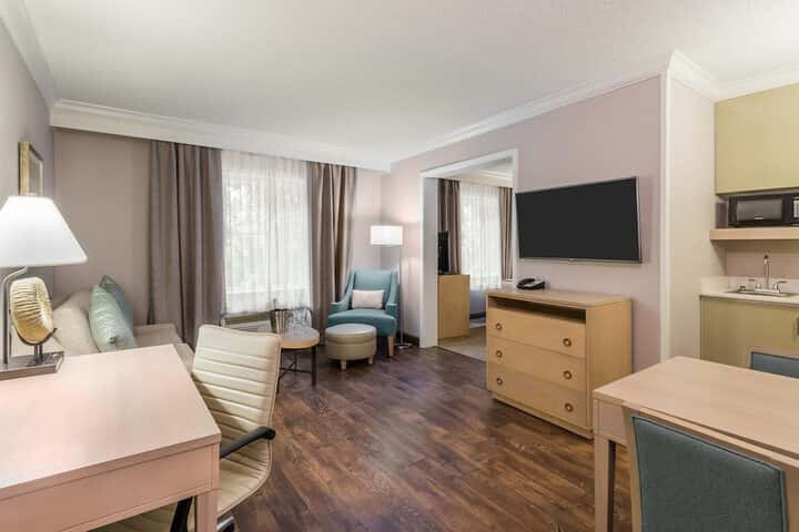 Room 2 of 23