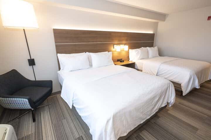 Room 2 of 30