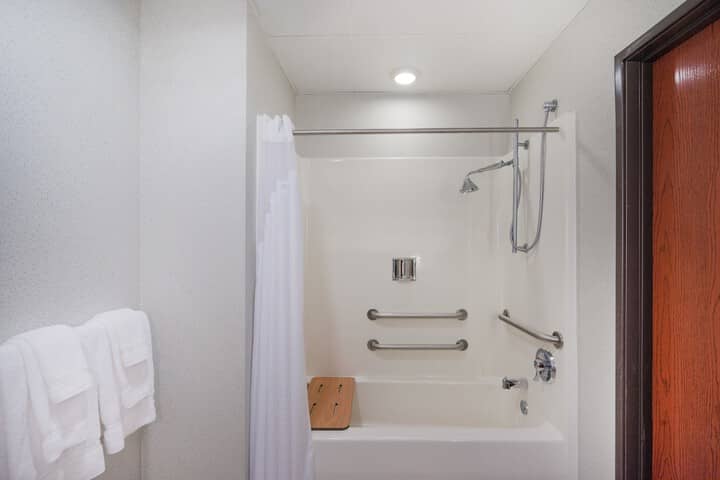 Room 28 of 54