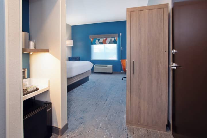 Room 17 of 61