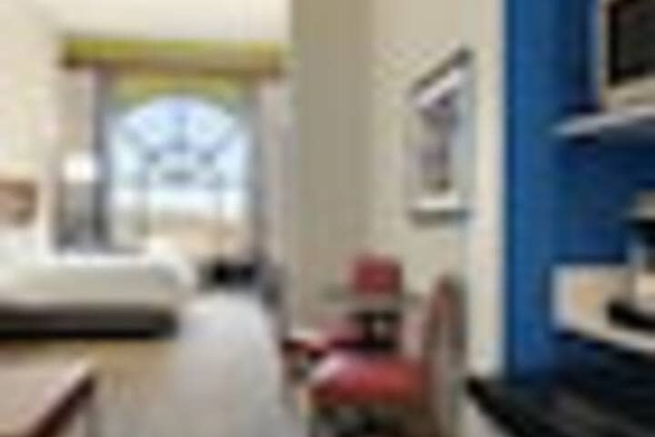 Room 95 of 243