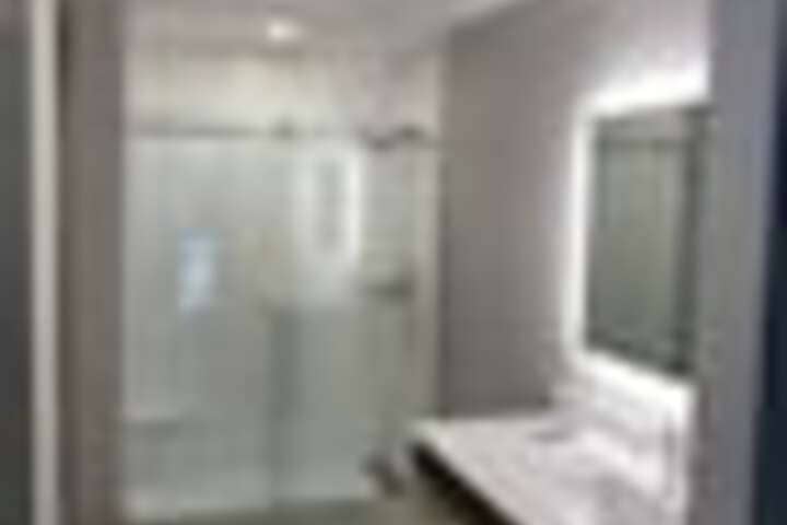 Room 152 of 243