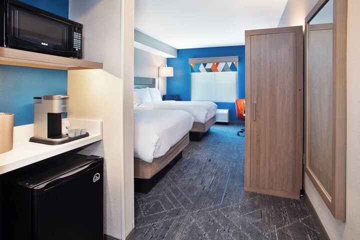 Room 25 of 61