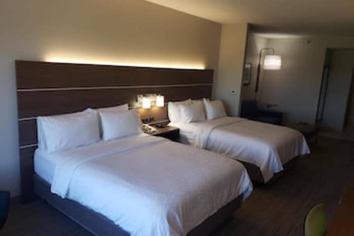 Room 31 of 243