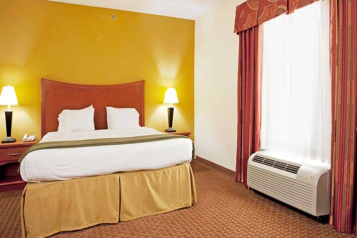 Room 3 of 61