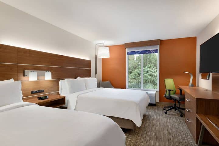Room 42 of 243