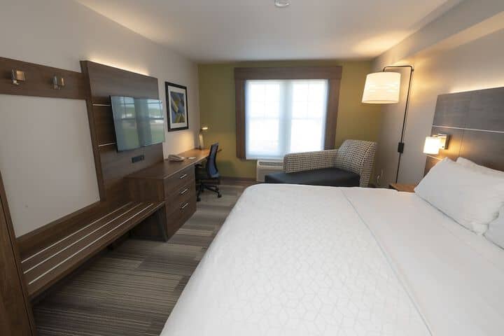 Room 8 of 30