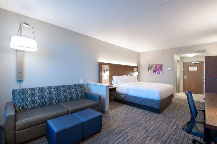 Room 8 of 53