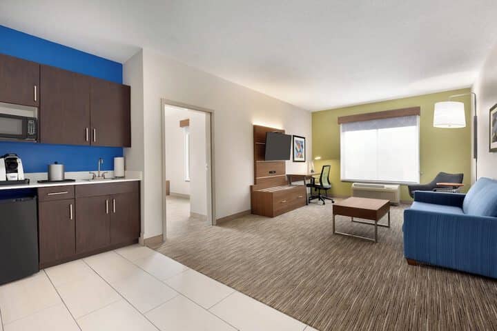 Room 99 of 243
