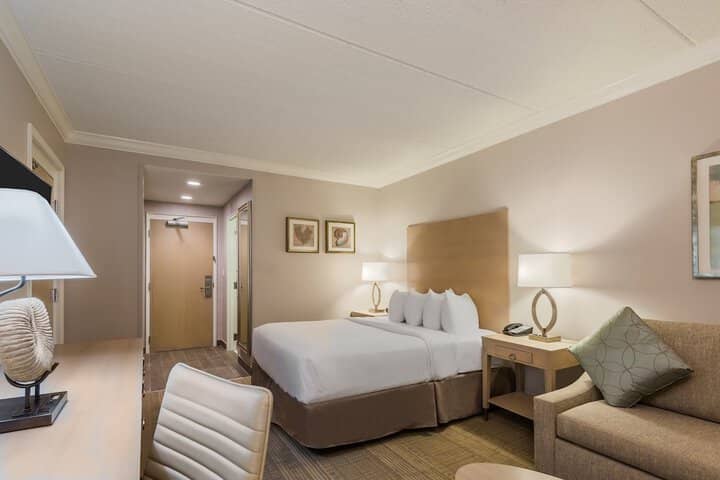 Room 6 of 23