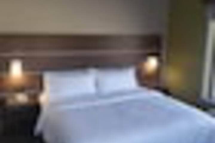 Room 29 of 243