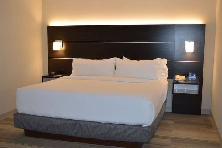 Room 16 of 54