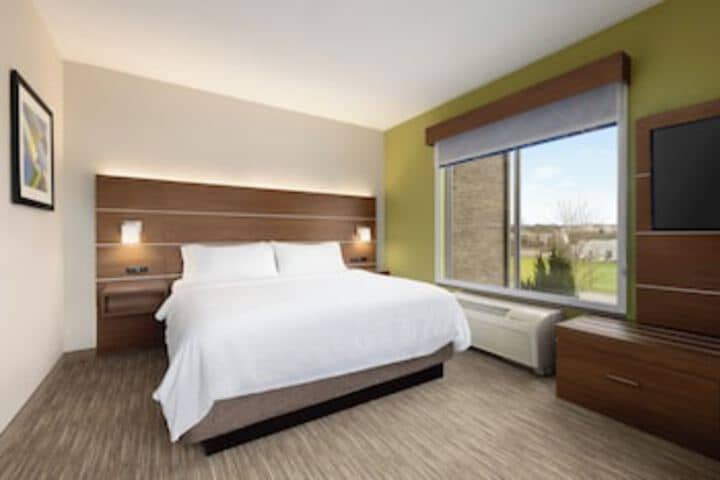 Room 109 of 243