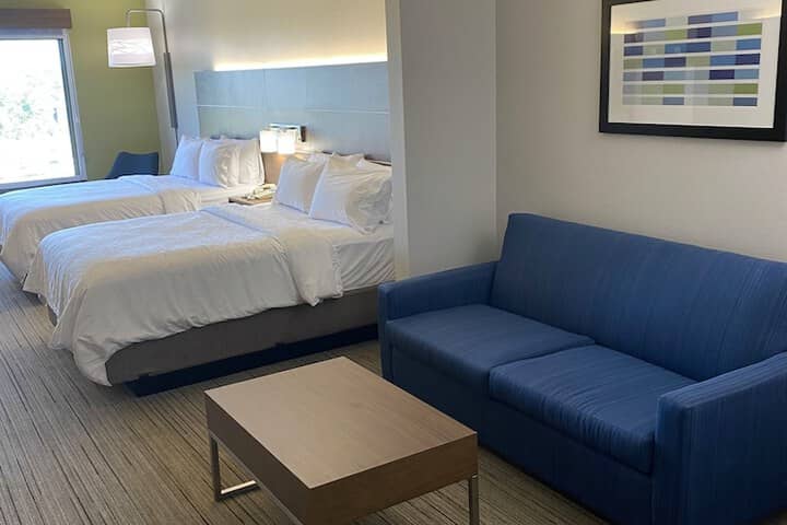 Room 12 of 243