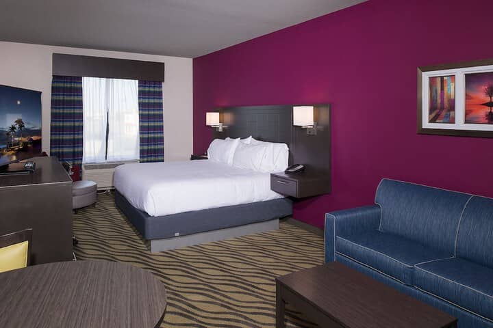 Room 9 of 31