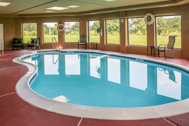 Pool 33 of 63