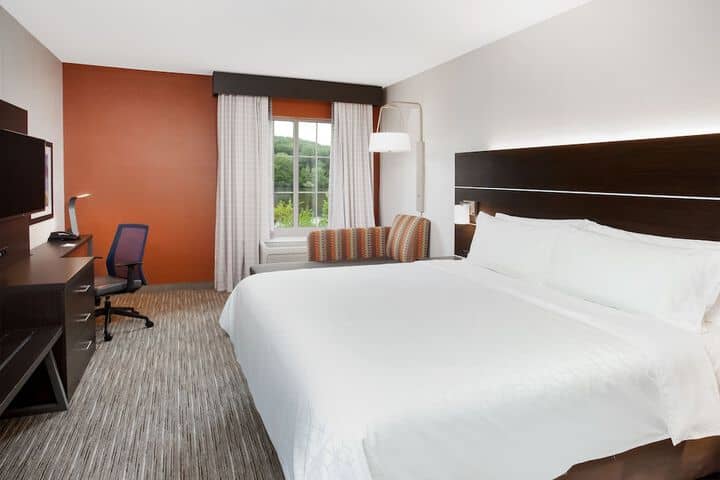 Room 8 of 44