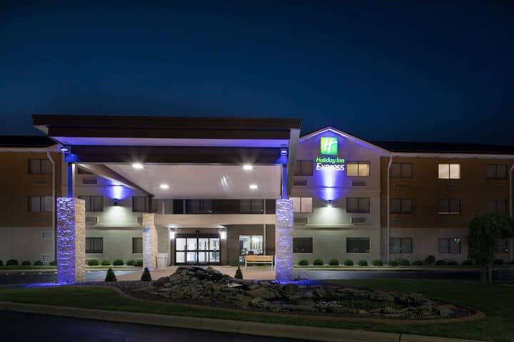 Hotel 52 of 55
