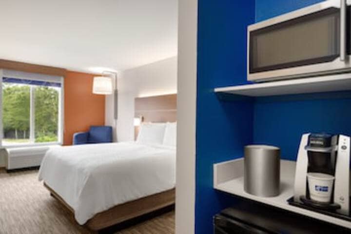 Room 43 of 243