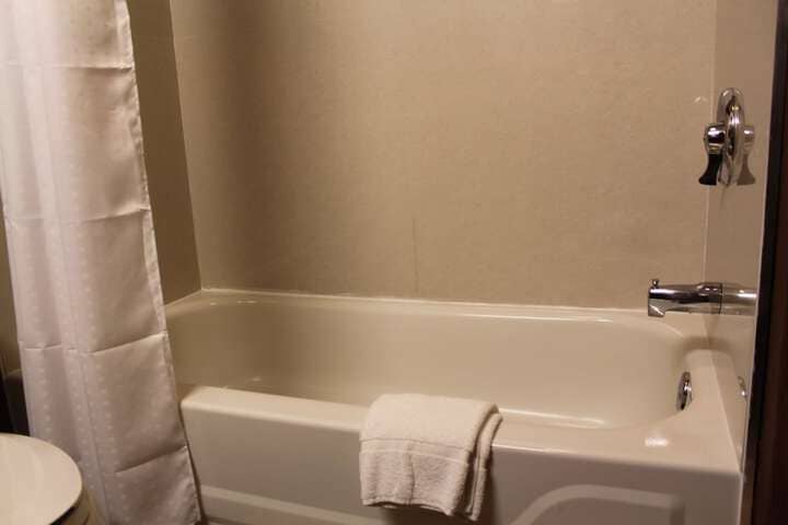 Room 28 of 63