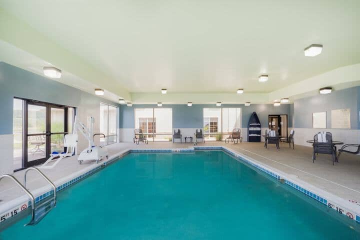 Pool 33 of 54