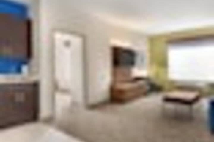 Room 98 of 243