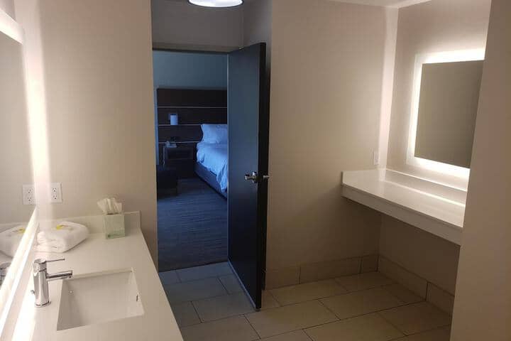 Room 177 of 243