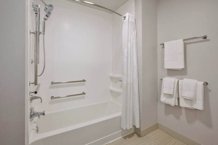 Room 16 of 36