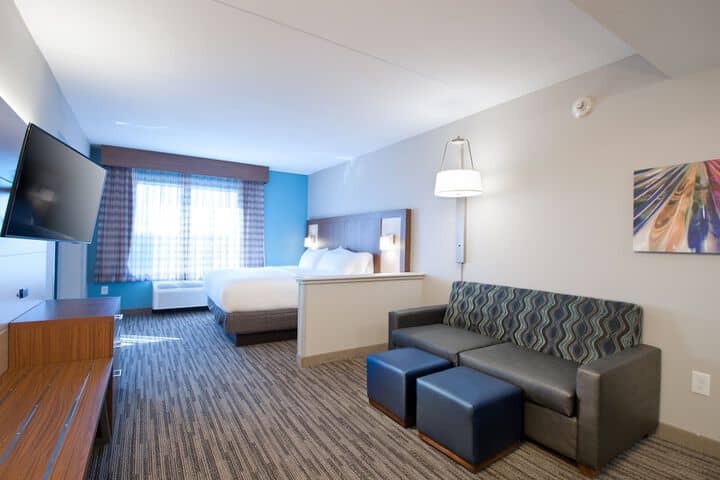 Room 12 of 53