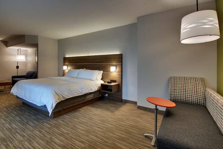 Room 25 of 61