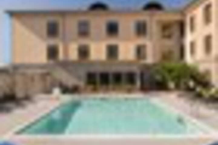 Pool 185 of 243