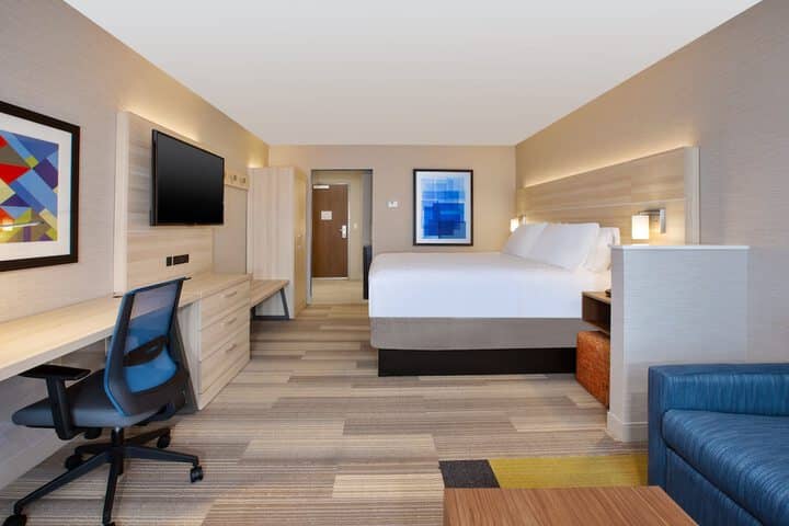 Room 5 of 36