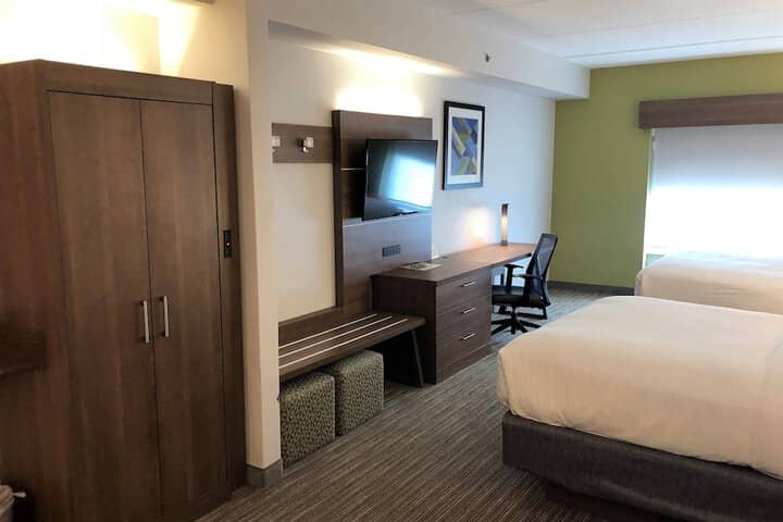 Room 7 of 61