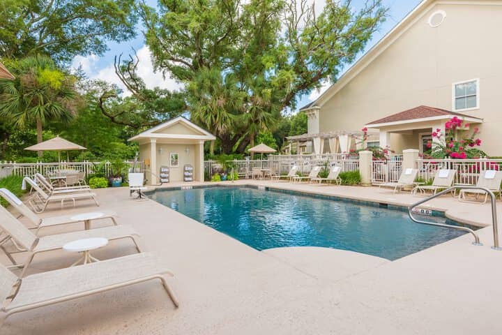 Pool 10 of 23