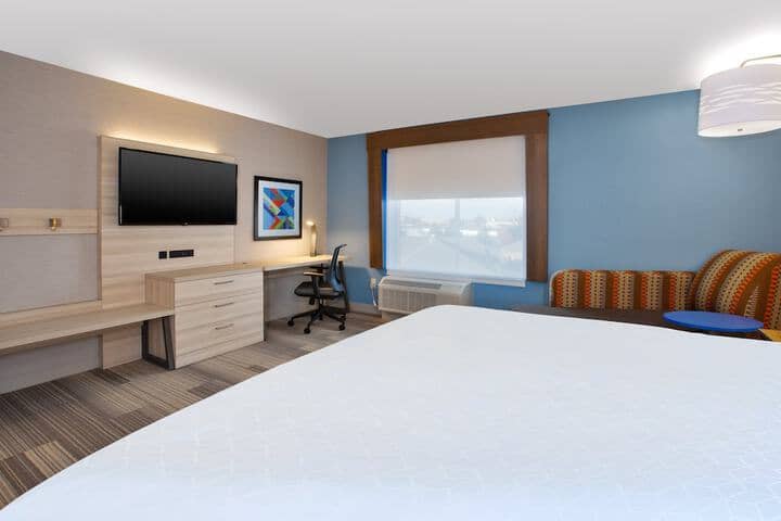 Room 10 of 36