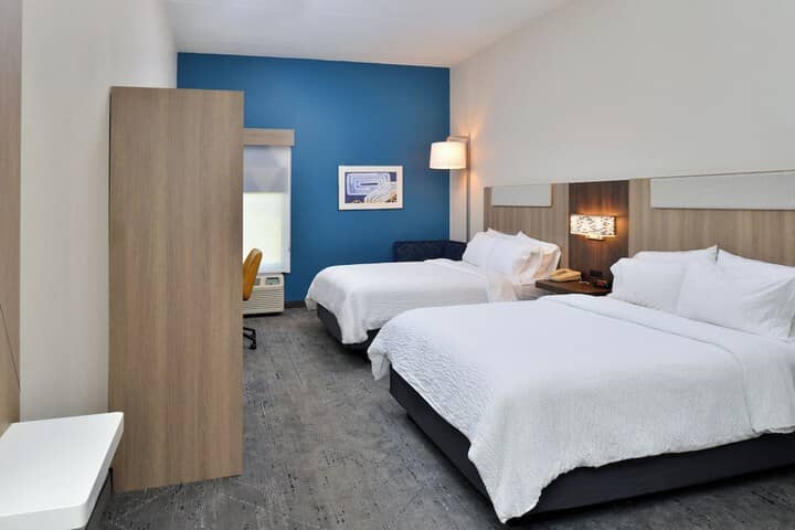 Room 2 of 63