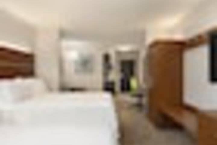 Room 38 of 243