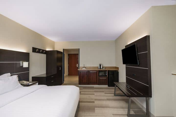 Room 13 of 54