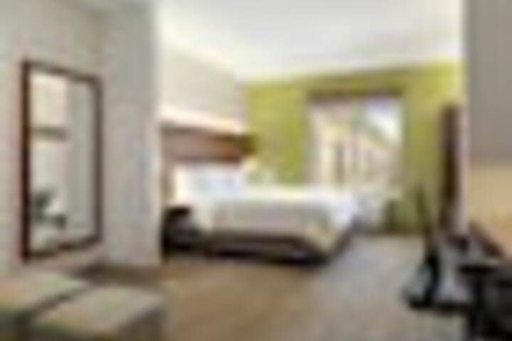 Room 104 of 243
