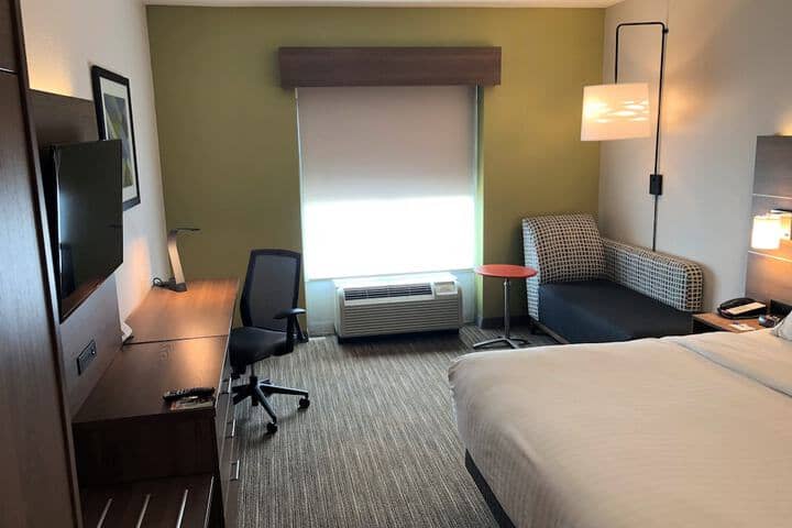 Room 9 of 61