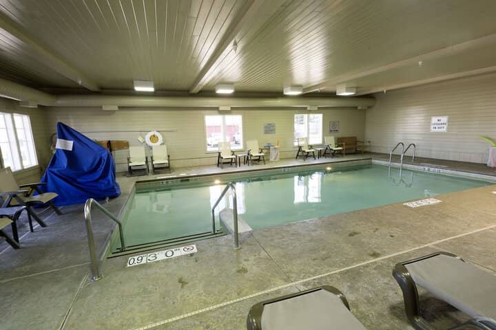 Pool 15 of 30