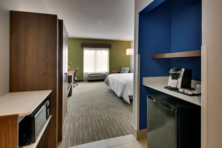 Room 17 of 61