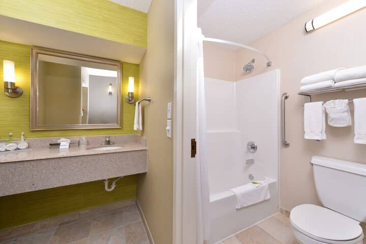 Room 16 of 46