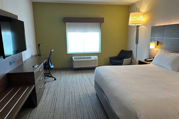 Room 11 of 69