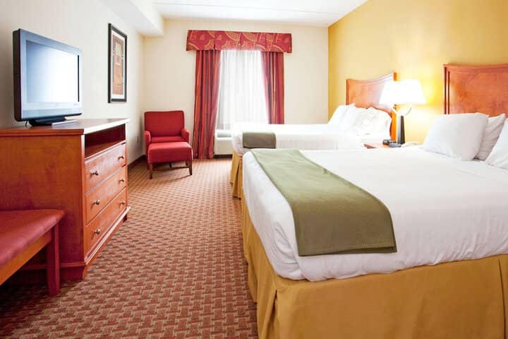 Room 4 of 61