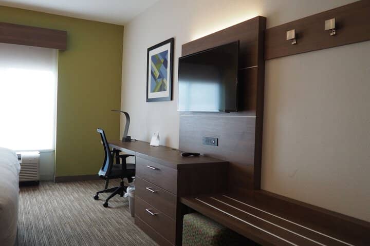 Room 12 of 61