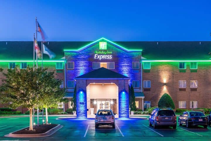 Hotel 72 of 75