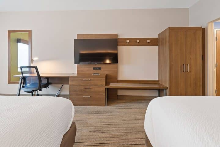 Room 3 of 69