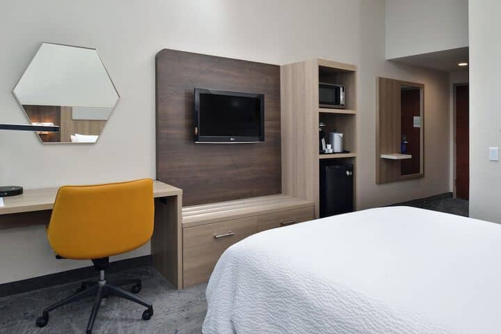 Room 10 of 63
